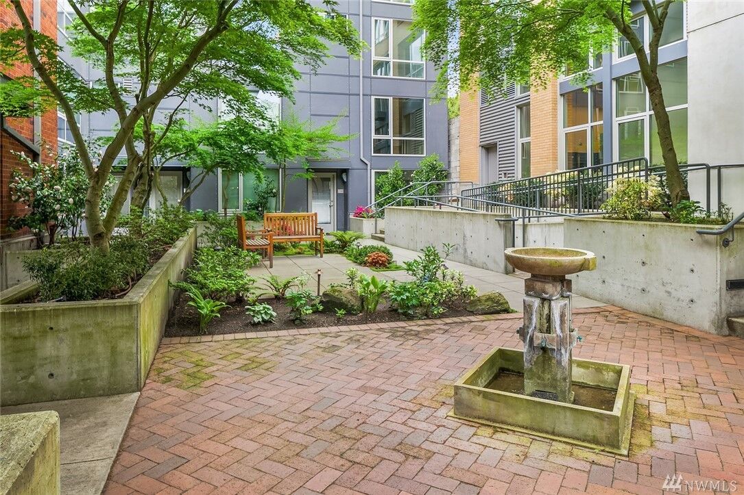 Property Photo:  530 Broadway E 503  WA 98102 