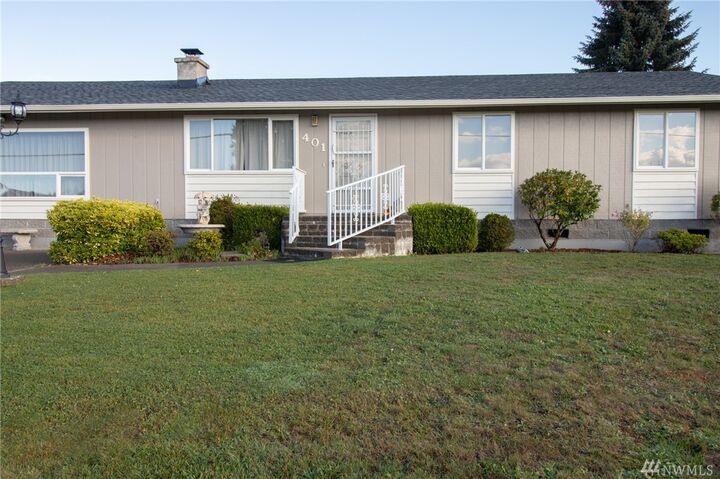 Property Photo: 401 E Carson St WA 98531