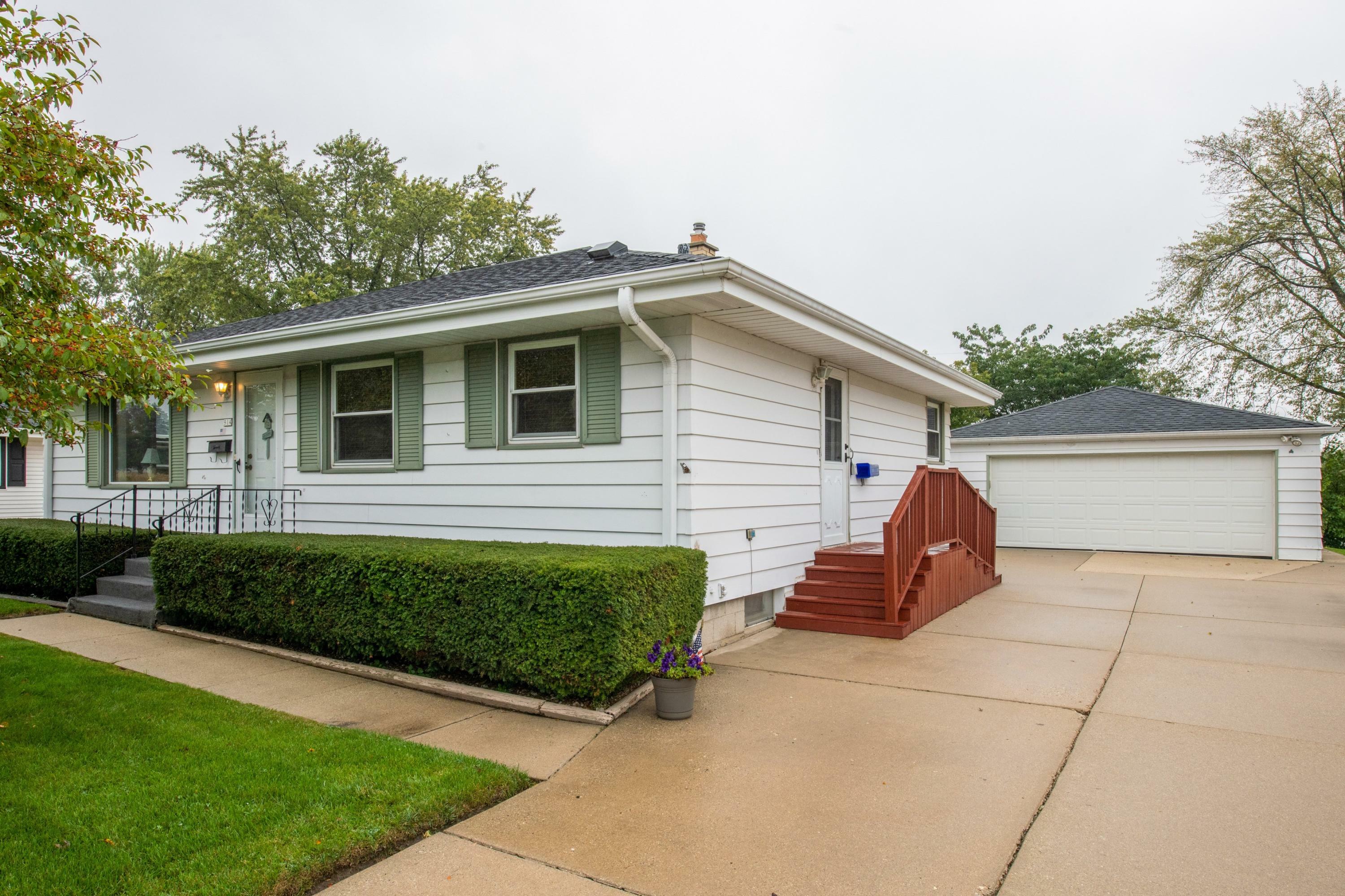 Property Photo:  914 3rd Ave  WI 53024 