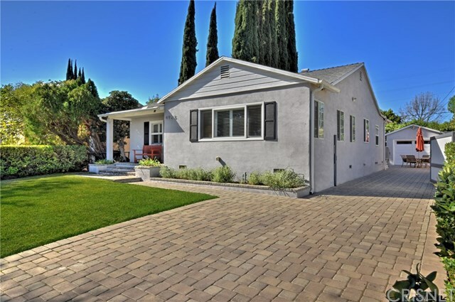 Property Photo:  4925 Enfield Avenue  CA 91316 