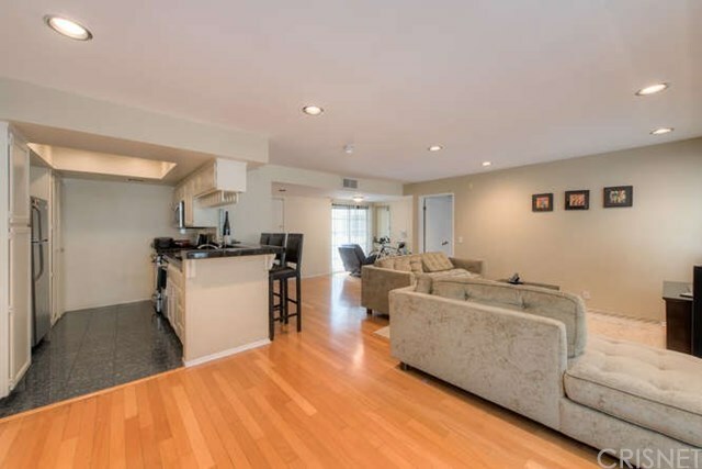 Property Photo:  4249 Longridge Avenue 104  CA 91604 