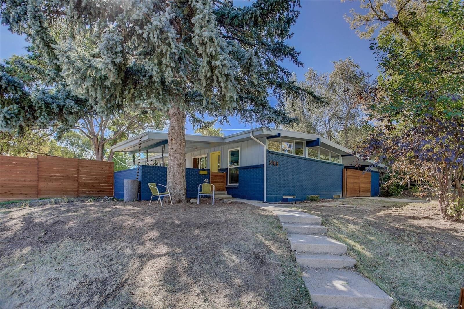 Property Photo: 3188 East Maplewood Avenue CO 80121