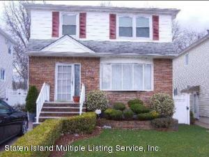 Property Photo:  122 Tanglewood Drive  NY 10308 