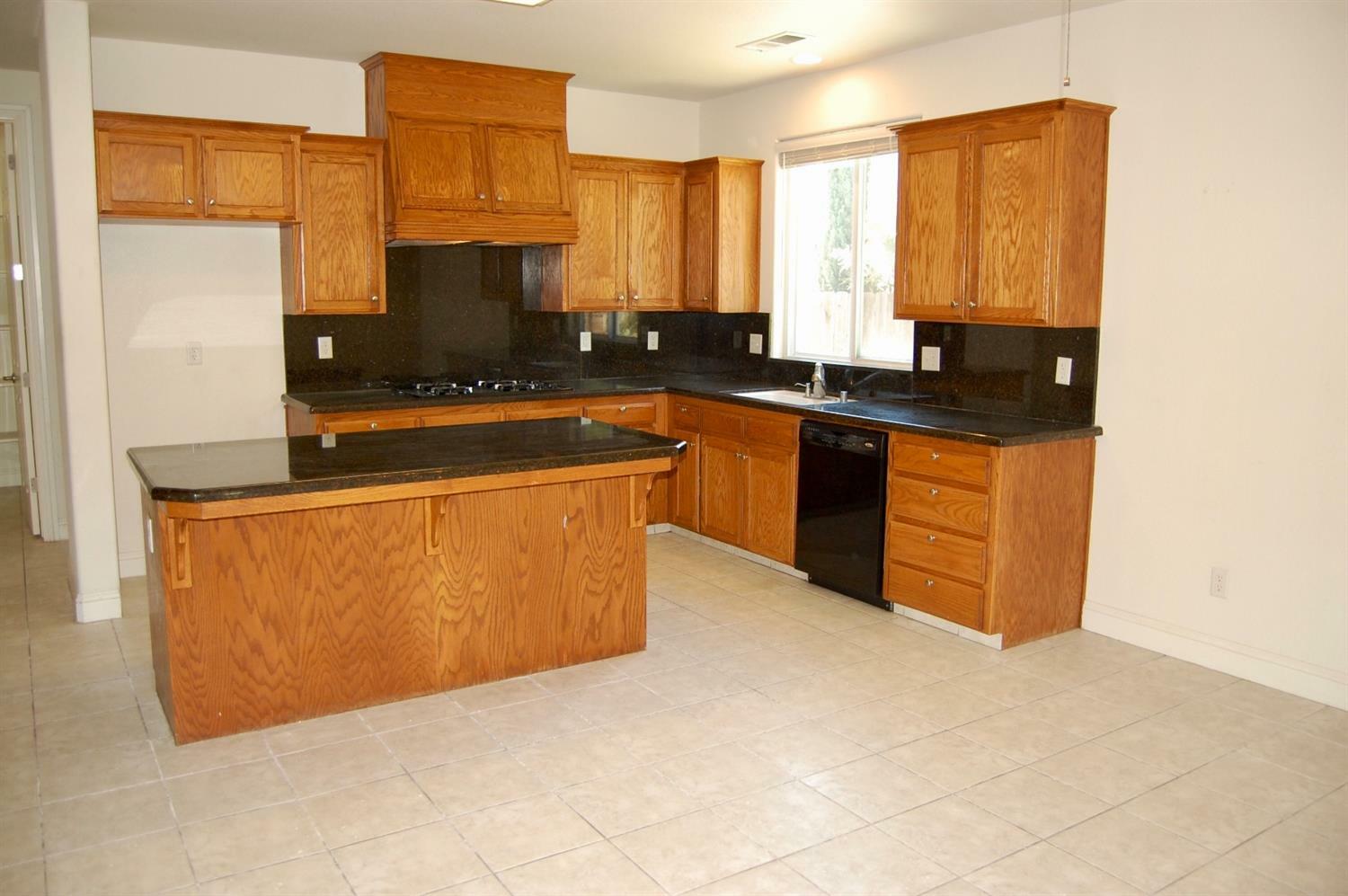 Property Photo: 2896 E Richmond Avenue CA 93720