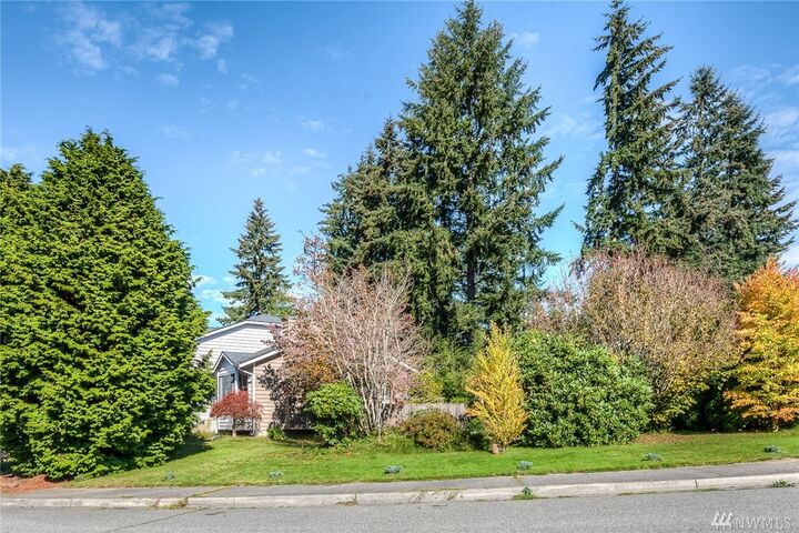 Property Photo:  1507 51st Place SW  WA 98203 