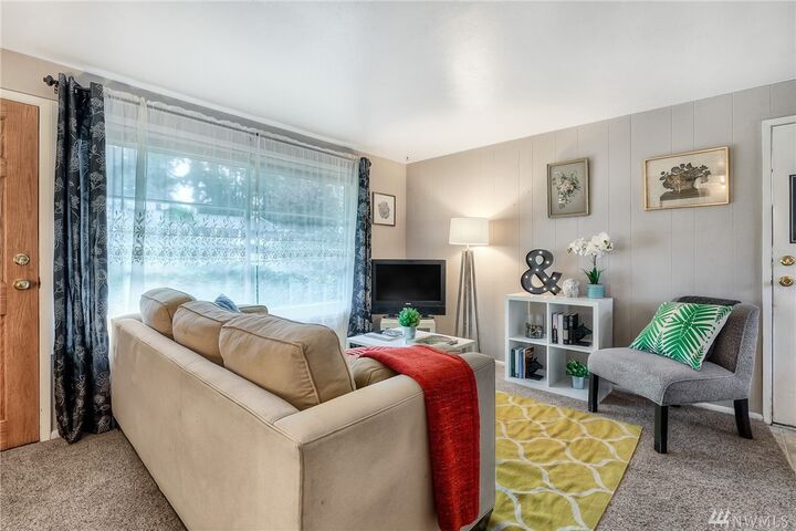 Property Photo: 23107 52nd Avenue W WA 98037