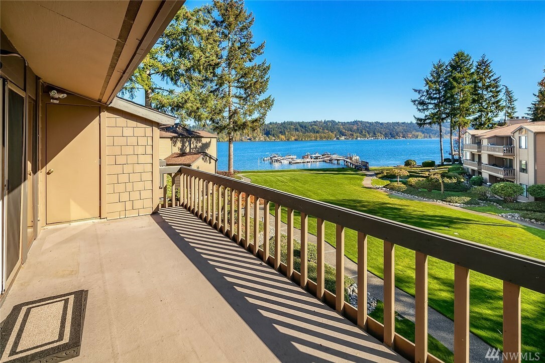 Property Photo: 17508 NE 40th Place WA 98052