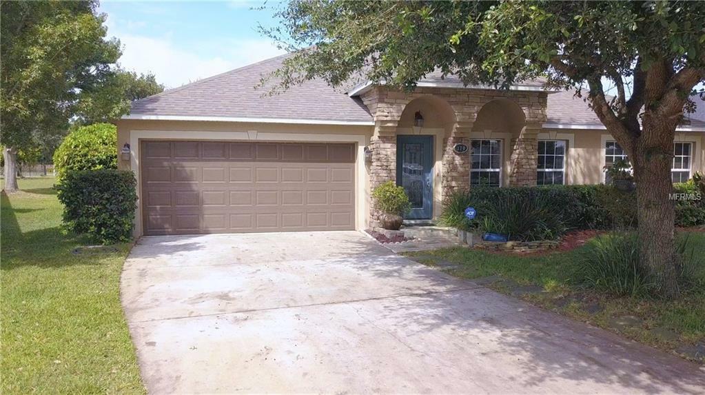 Property Photo: 170 Velveteen Place FL 32766