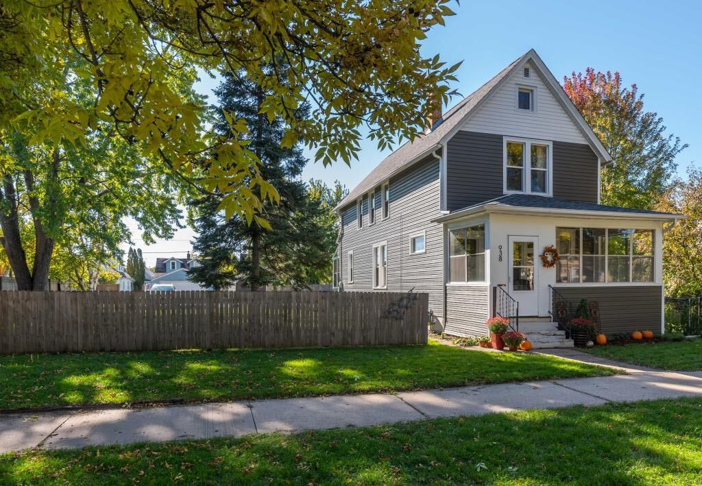 Property Photo:  938 Tuscarora Avenue  MN 55102 
