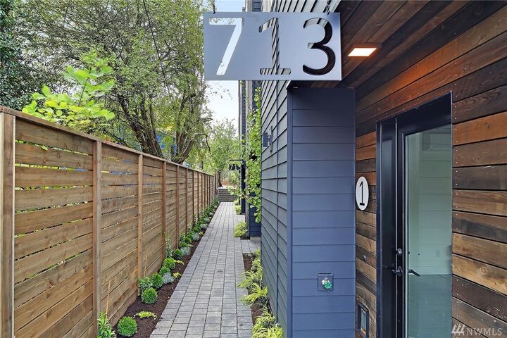 713 B Mlk Jr Wy  Seattle WA 98122 photo