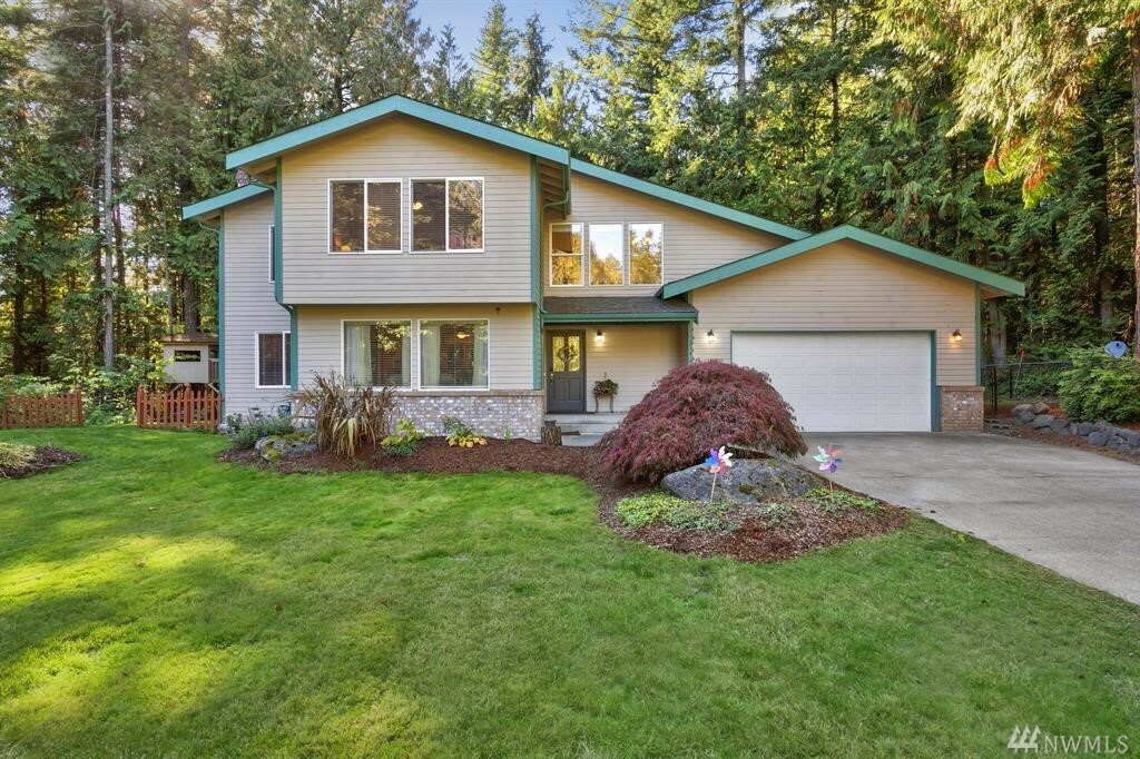 Property Photo: 21411 Sugarplum Dr NE WA 98370