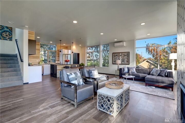 Property Photo: 2110 C 2nd Ave N WA 98109