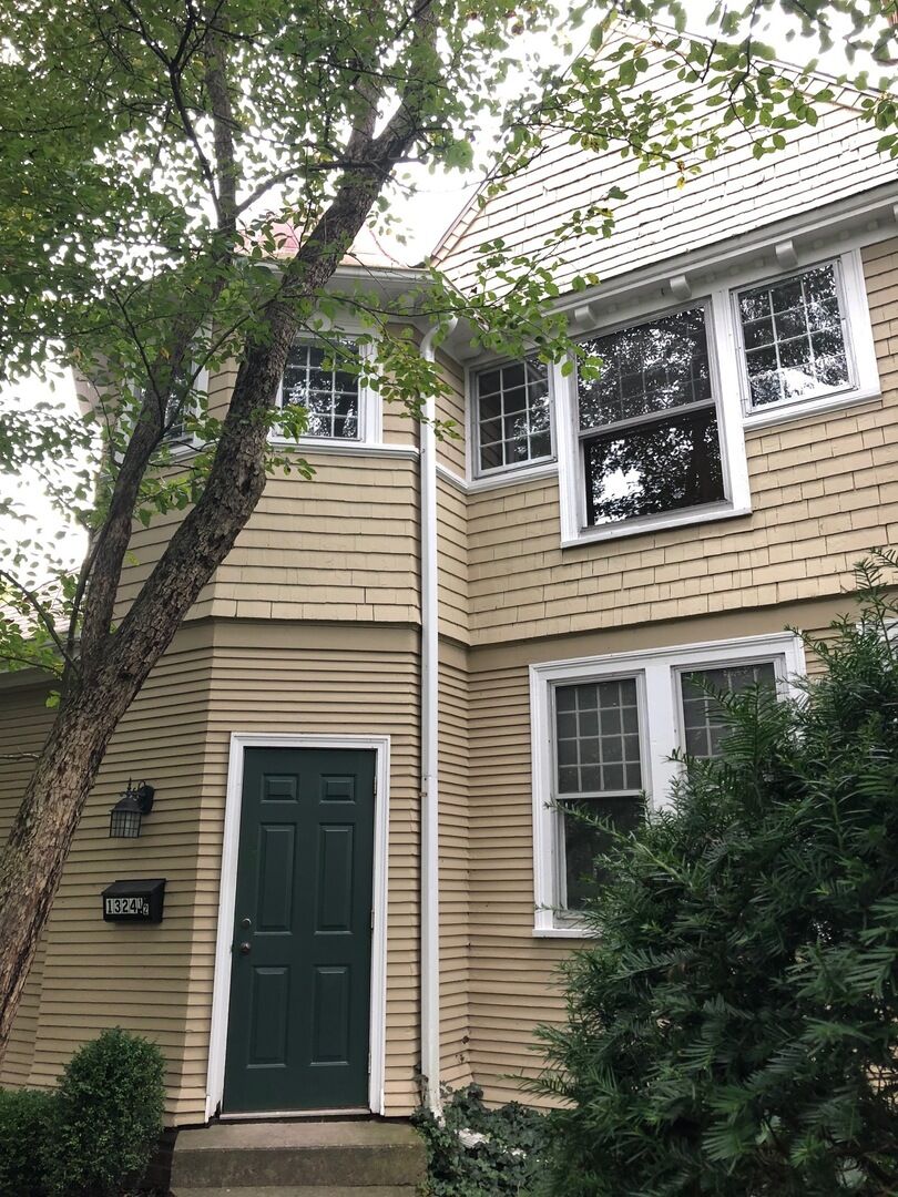 Property Photo:  1324.5 Forest Avenue  IL 60201 