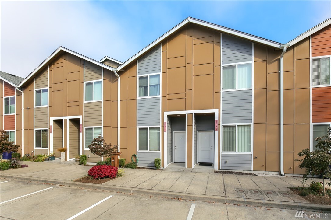 Property Photo: 2301 S G St L WA 98405