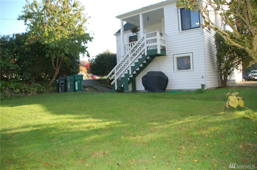 Property Photo:  120 NE 85th Street  WA 98115 