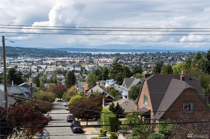 Property Photo: 5214 Greenwood Avenue N WA 98103