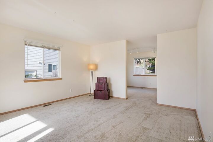 Property Photo:  1590 SW 7th Ave  WA 98277 