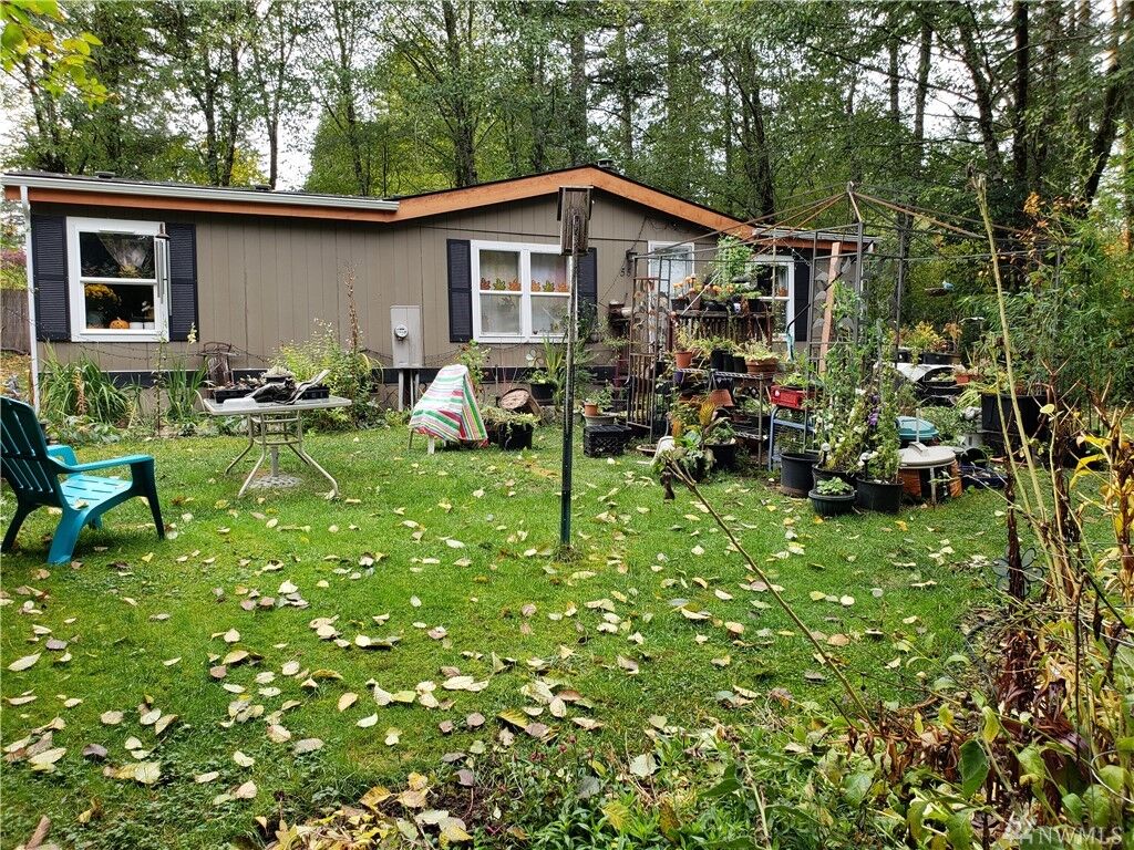 Property Photo: 551 E Lakeshore Dr W WA 98584