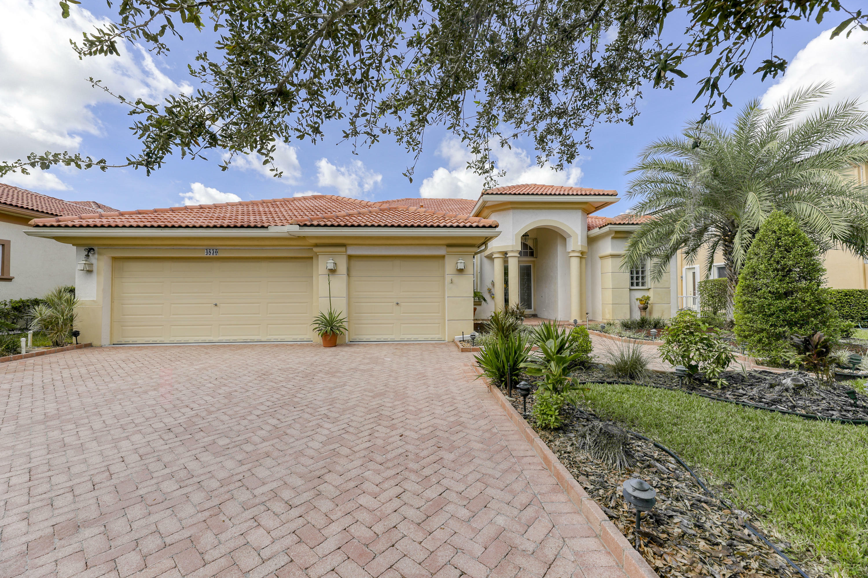 Property Photo: 4830 NW 124th Way FL 33076