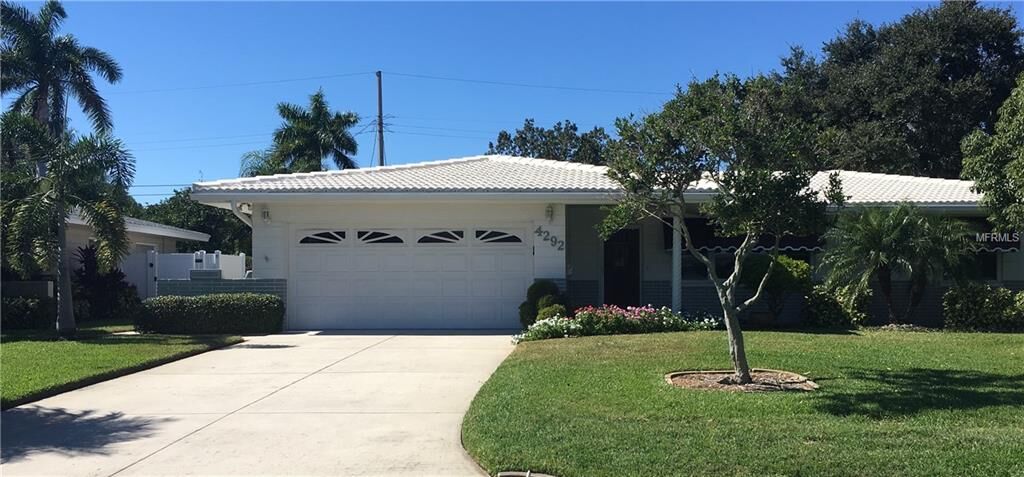 Property Photo:  4292 10th Street NE  FL 33703 