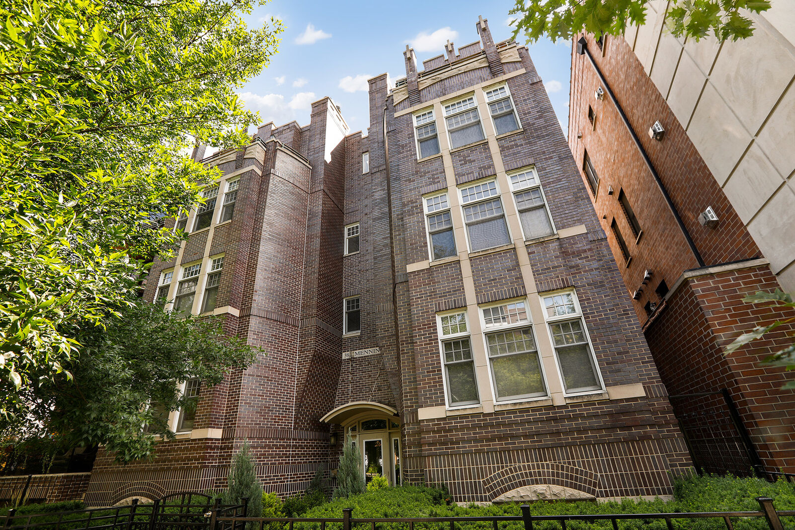 Property Photo:  3835 N Ashland Avenue 3N  IL 60613 