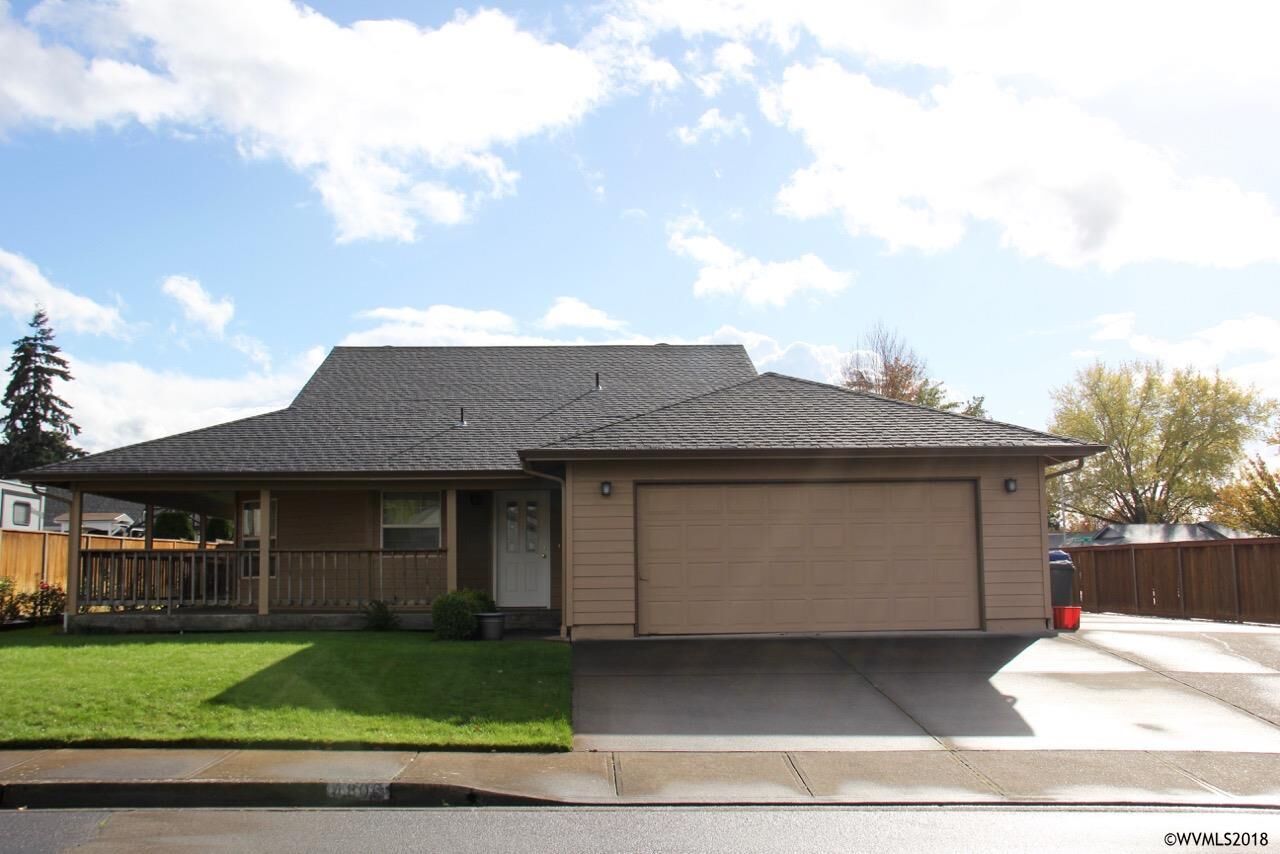 Property Photo:  4806 Eaststar Ct  OR 97305-3692 