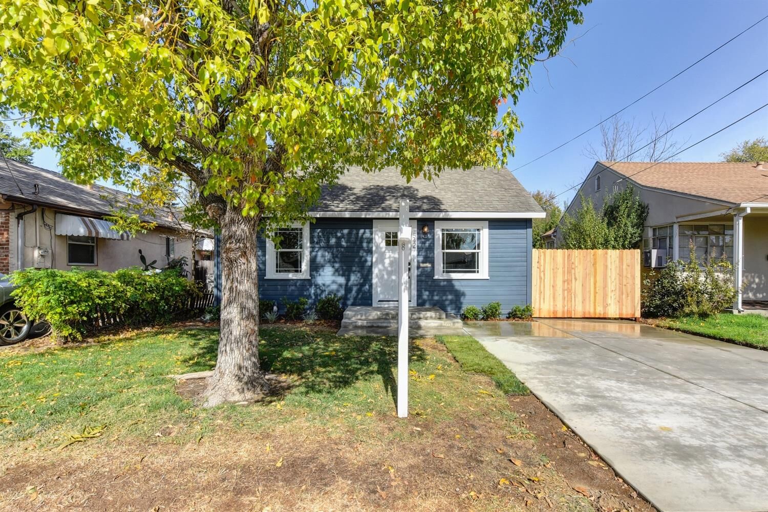 Property Photo:  5427 11th Avenue  CA 95820 