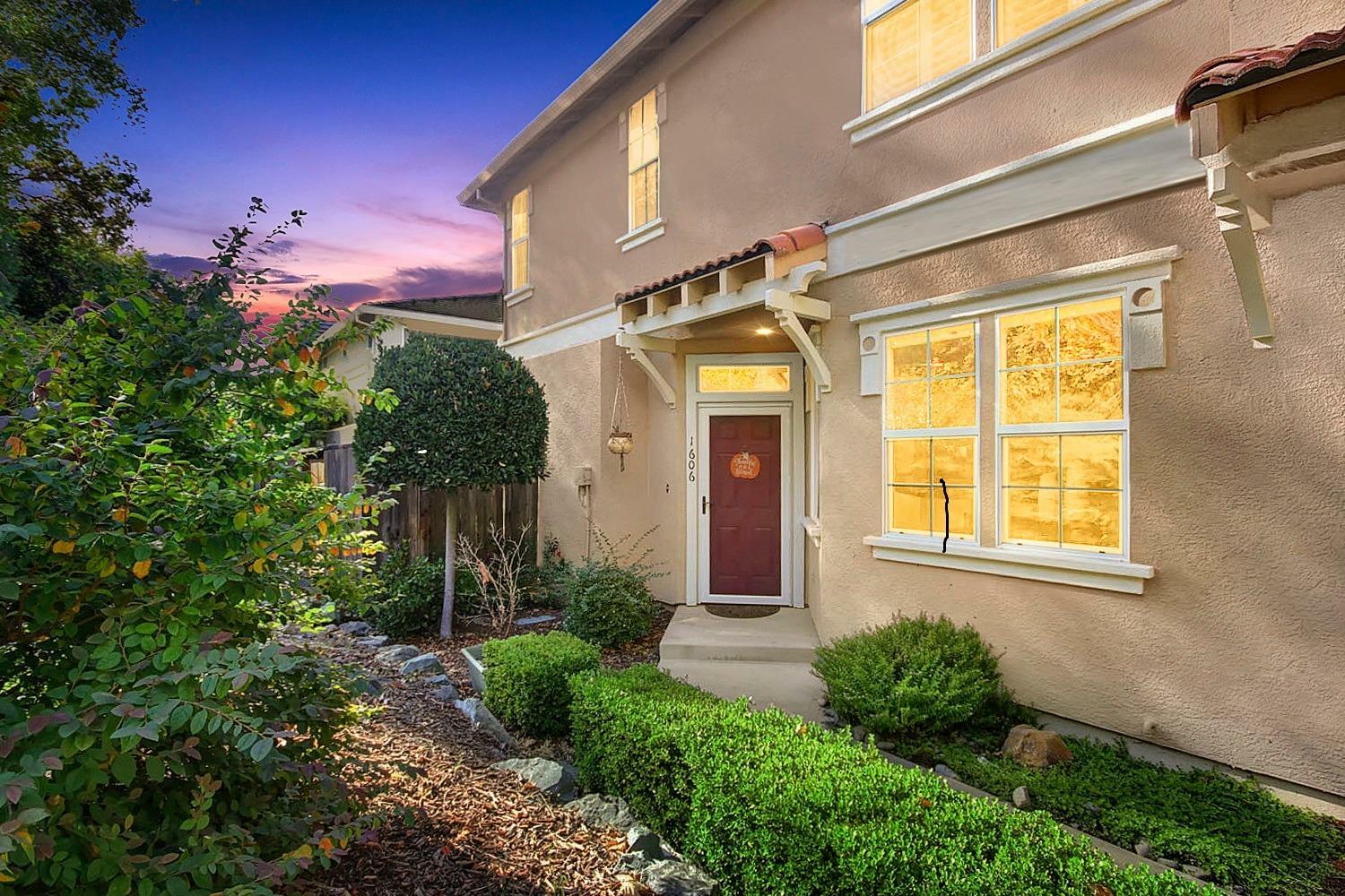 Property Photo: 1606 Kentucky Way 55 CA 95765