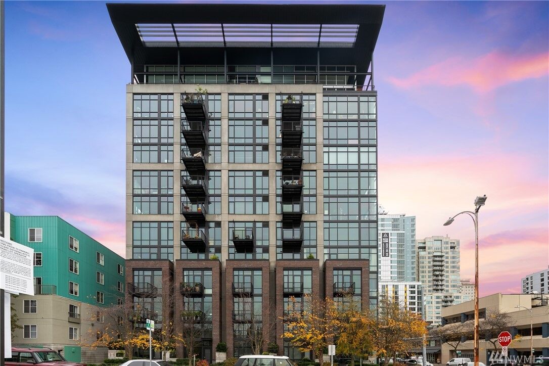 Property Photo: 2720 3rd Ave 709 WA 98121