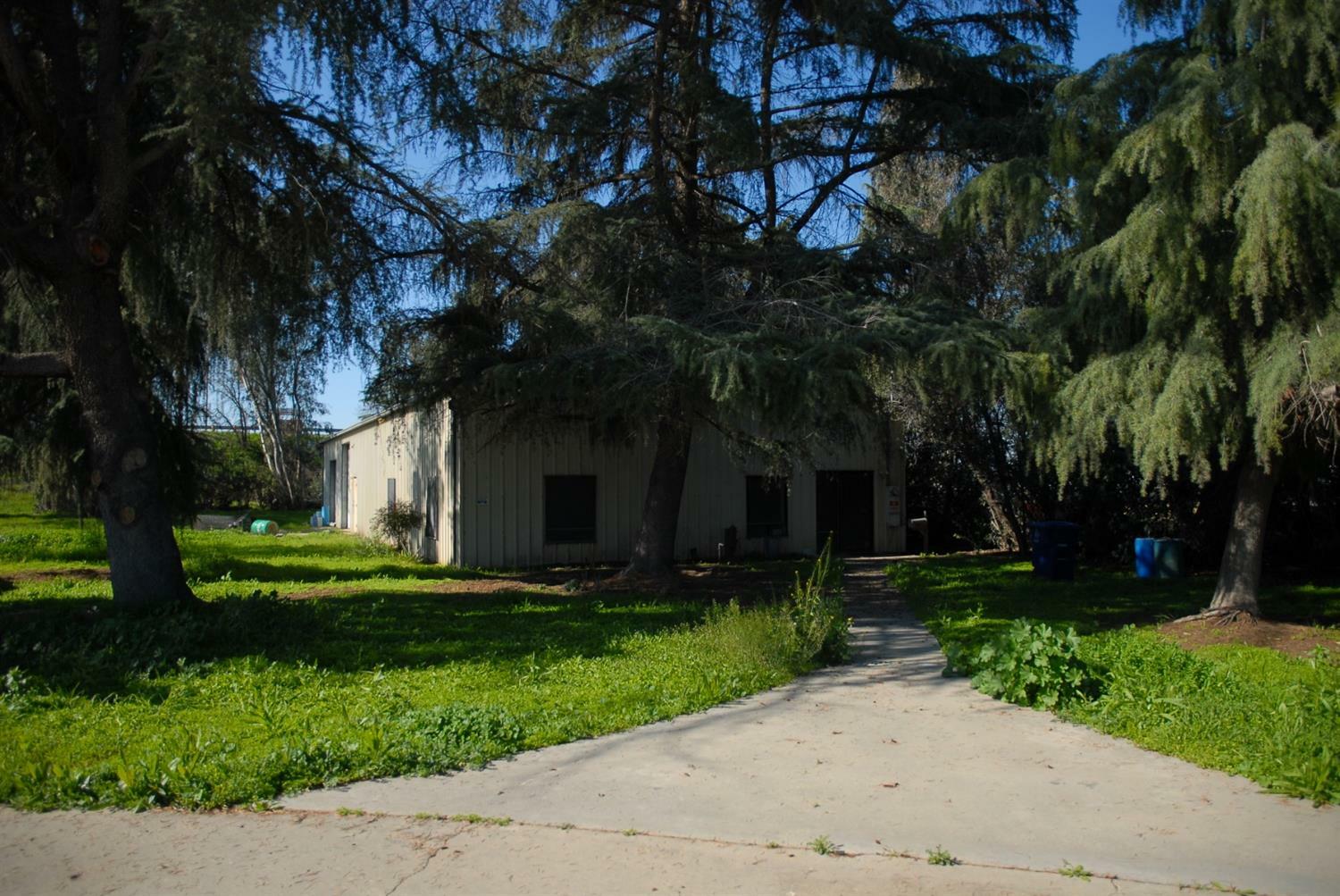 Property Photo:  29585 Road 164  CA 93292 