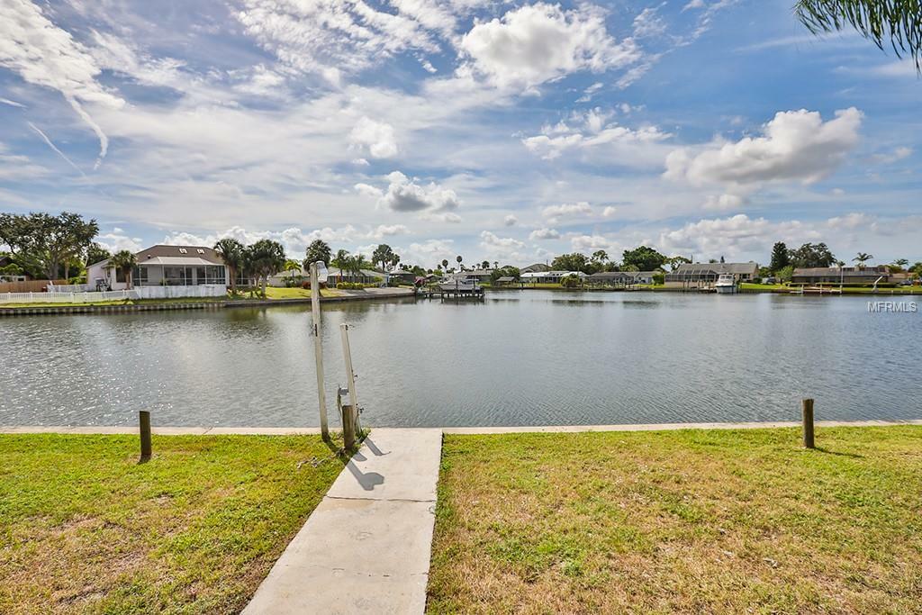 Property Photo:  724 Spanish Main Drive  FL 33572 