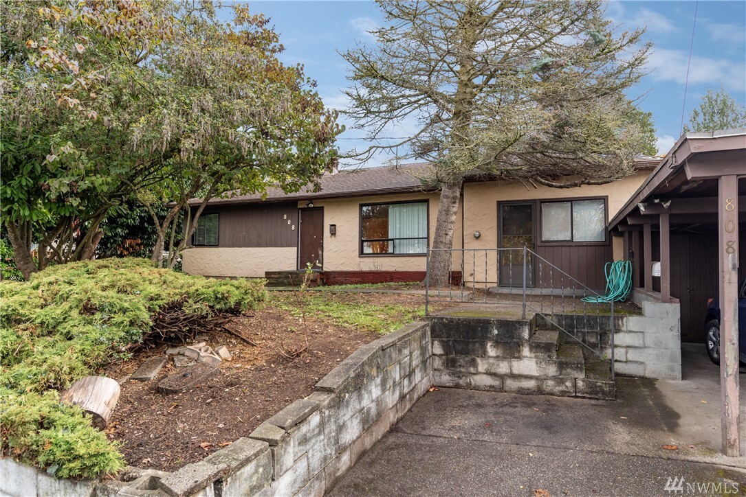 Property Photo: 808 N 6th WA 98273