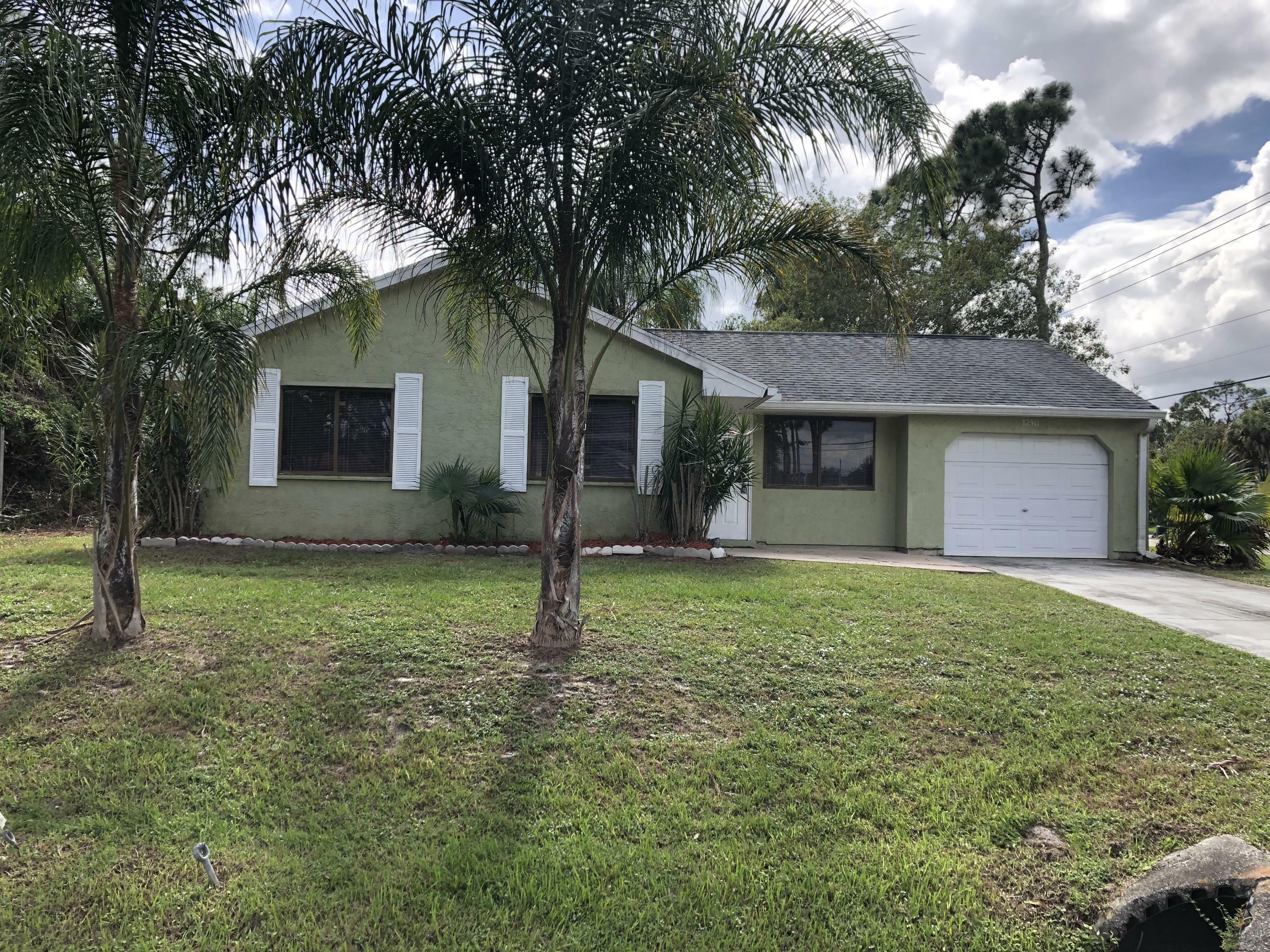 Property Photo:  1298 SW Fountain Avenue  FL 34953 