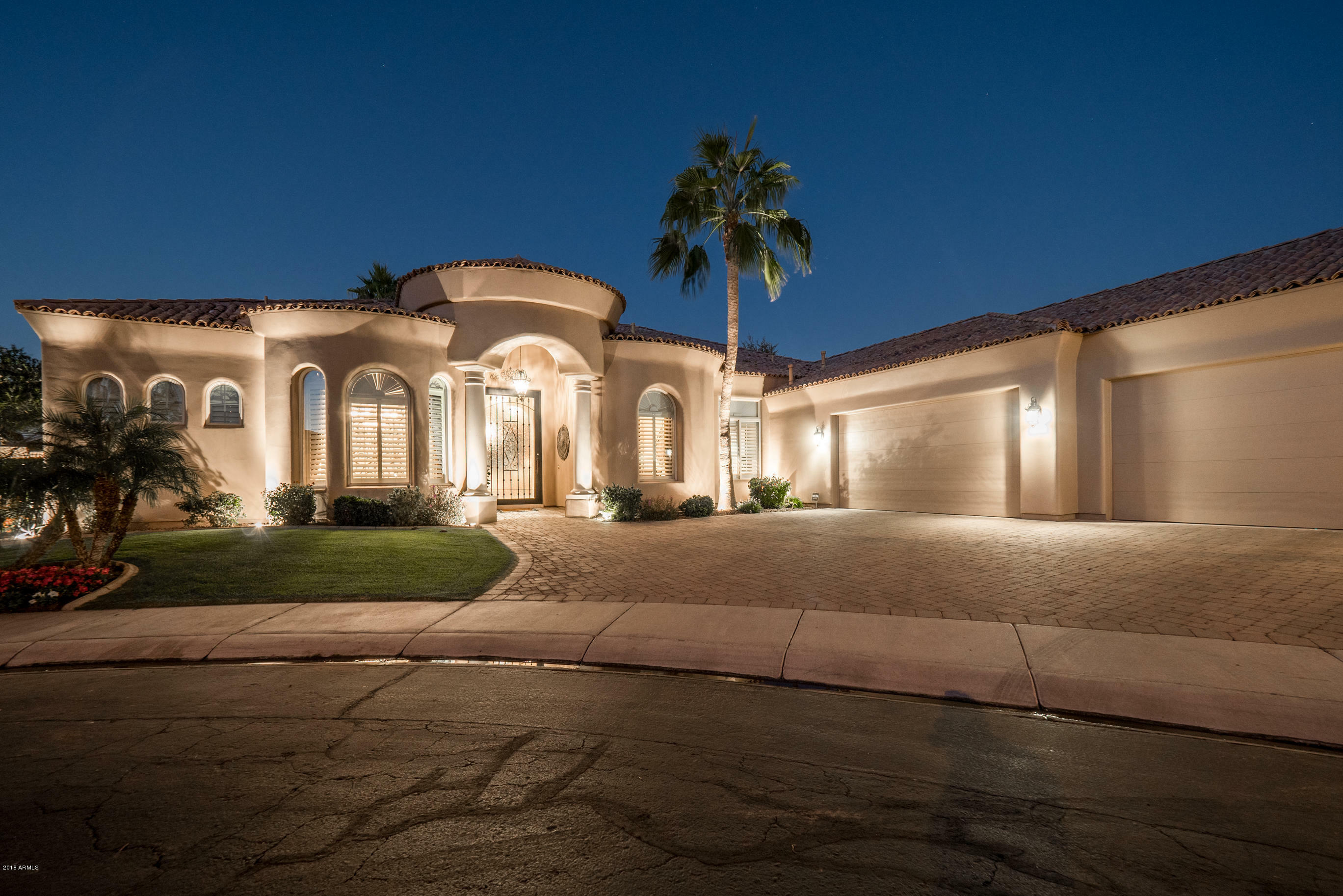 Property Photo:  662 W Aster Court  AZ 85248 