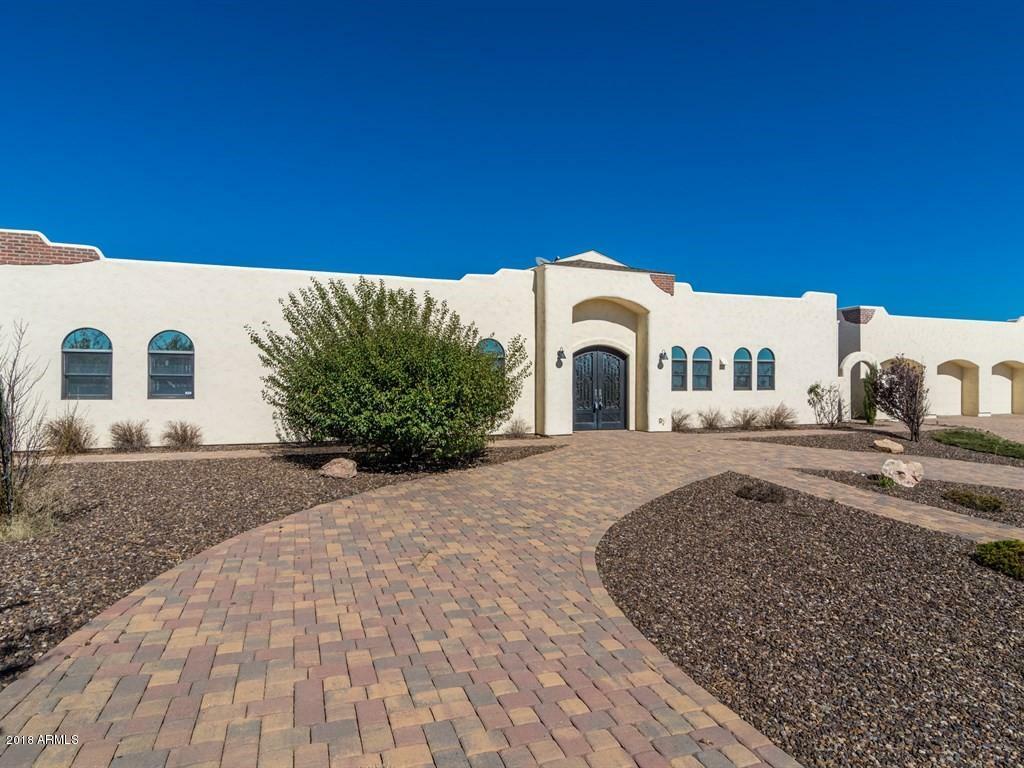 Property Photo:  8010 E Slash Arrow Drive  AZ 86315 