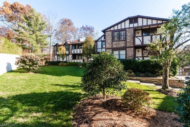 Property Photo: 9 Heritage Dr H NJ 07928