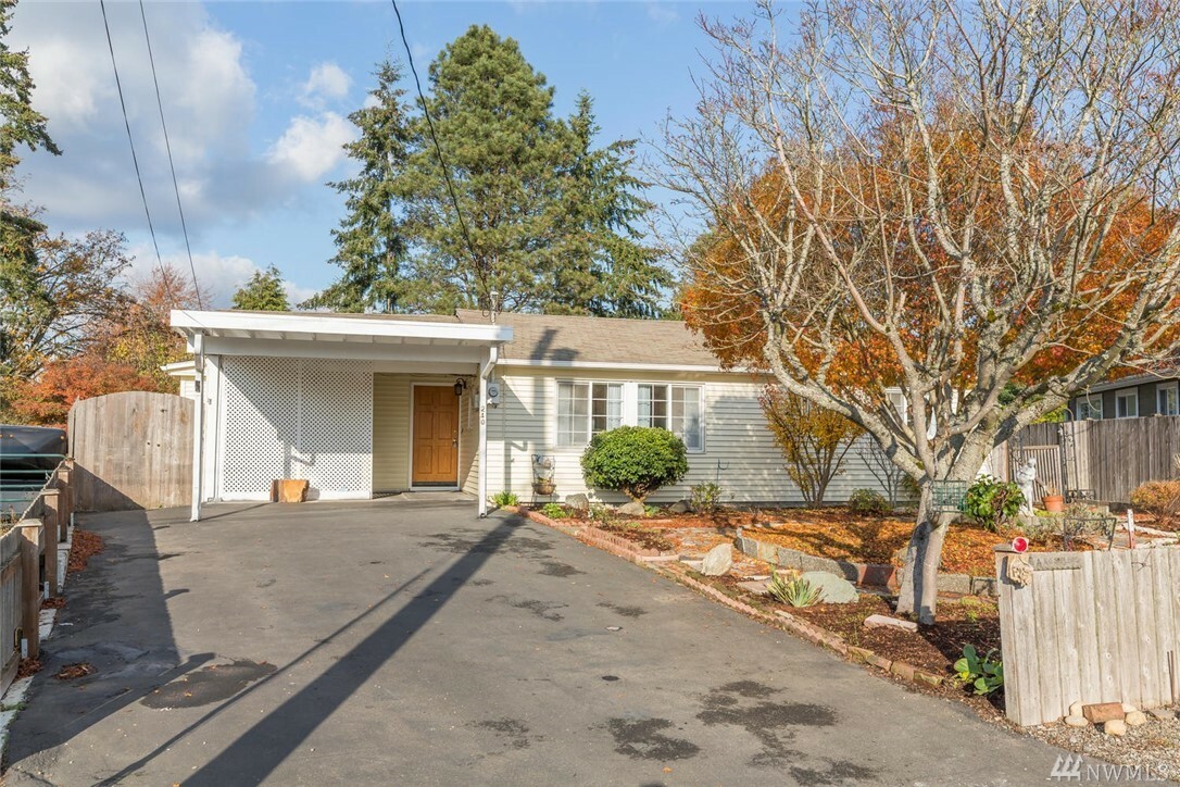 Property Photo: 240 S 186th St WA 98148
