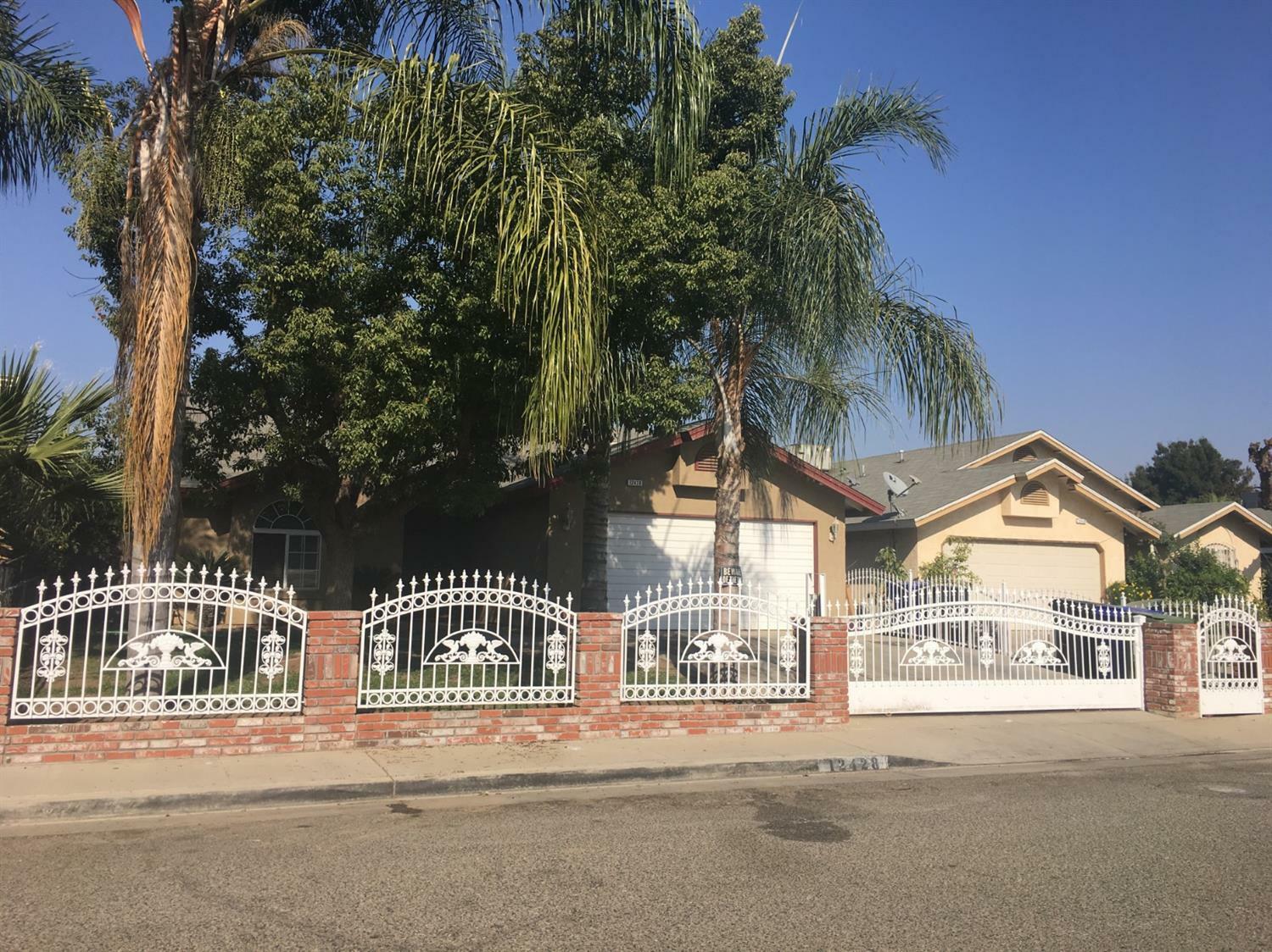 Property Photo:  12428 Dennison Avenue  CA 93647 