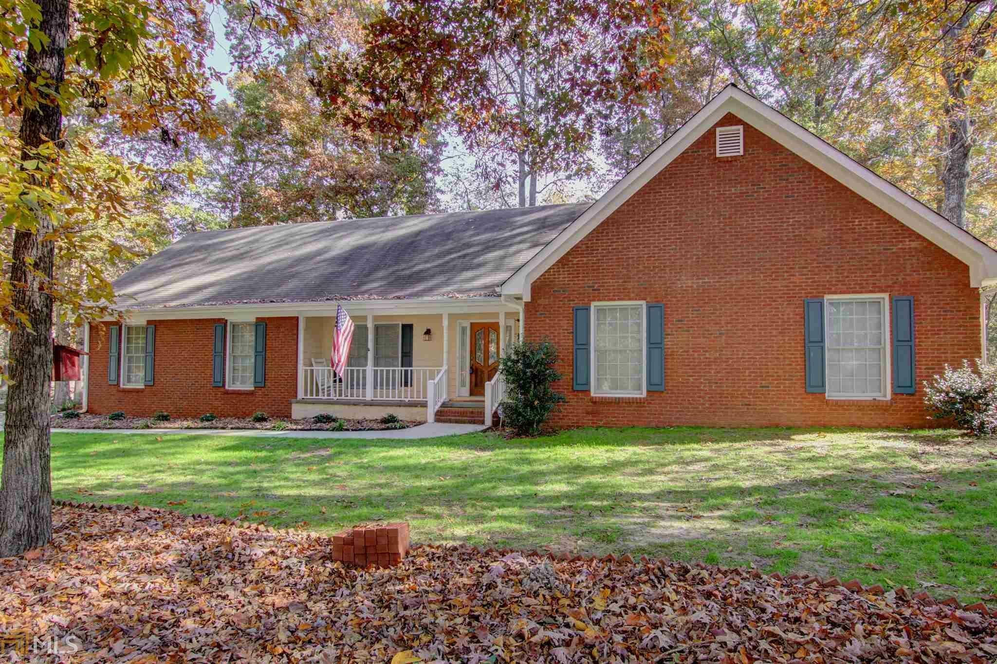 Property Photo:  340 Radcliffe Trace  GA 30016 