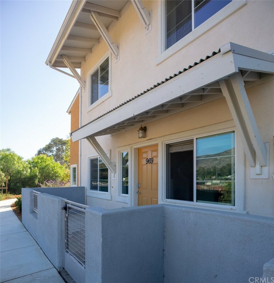 Property Photo:  969 Humbert Avenue  CA 93401 