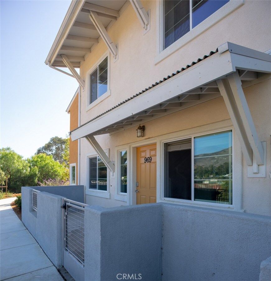 Property Photo:  969 Humbert Avenue  CA 93401 