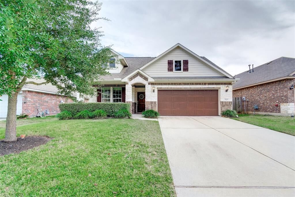 Property Photo:  7107 Casita Drive  TX 77354 
