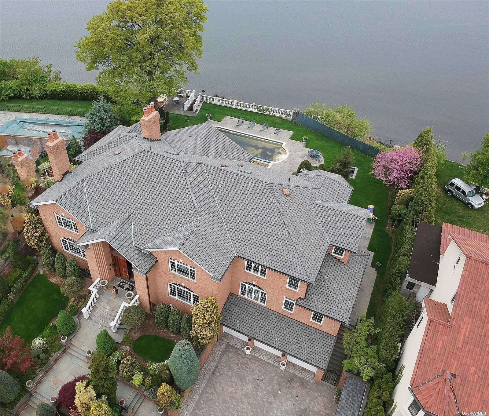 Property Photo: 3 Point Crescent NY 11357