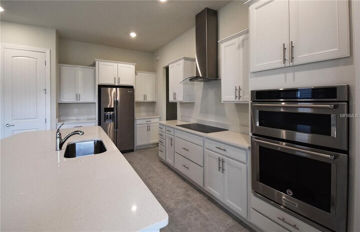 Property Photo: 929 Gelding Lane FL 32765