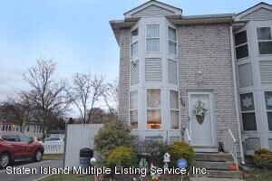 Property Photo:  84 Sperry Place  NY 10312 