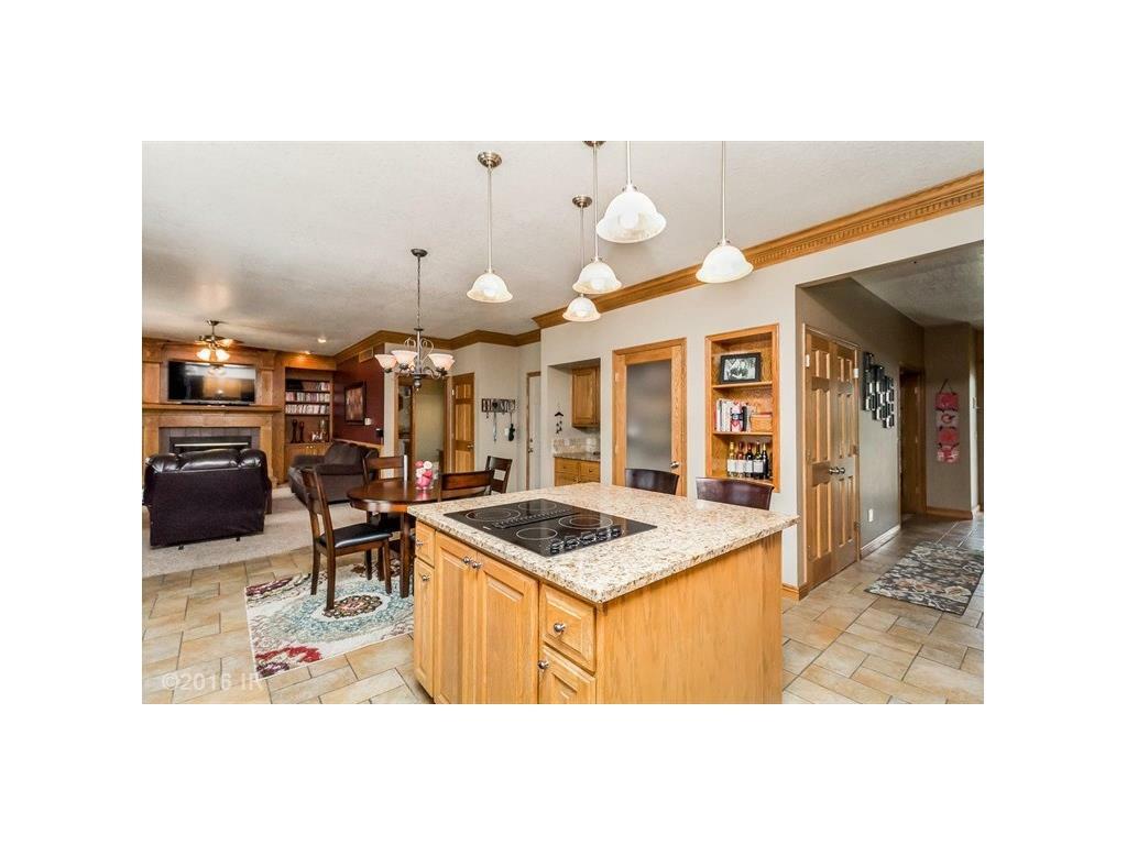 5458 Westwood Drive  West Des Moines IA 50266 photo