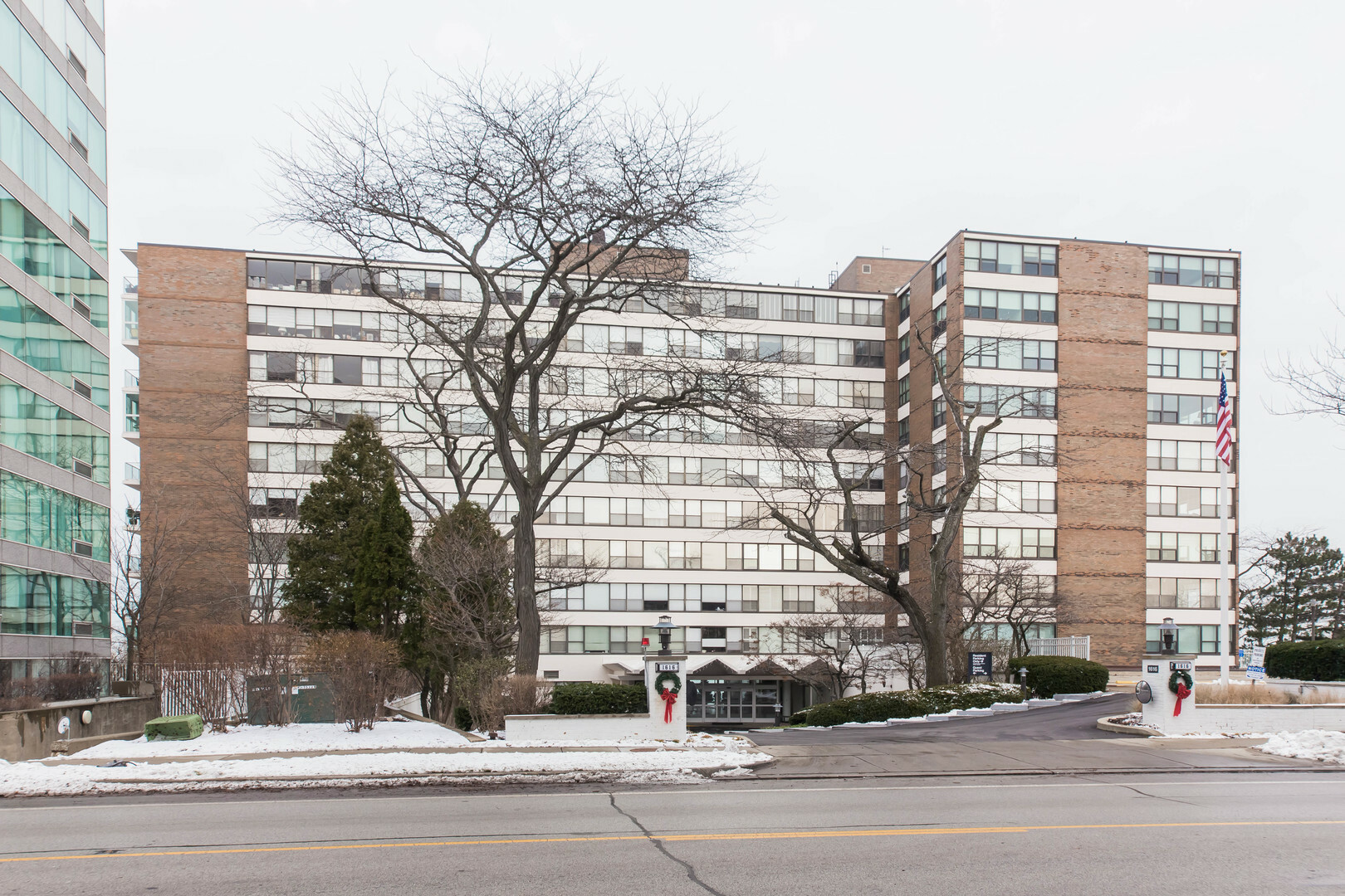 Property Photo:  1616 Sheridan Road 5F  IL 60091 