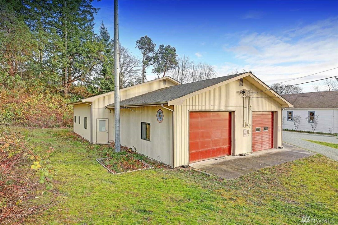 Property Photo:  985 Orchid Rd  WA 98282 