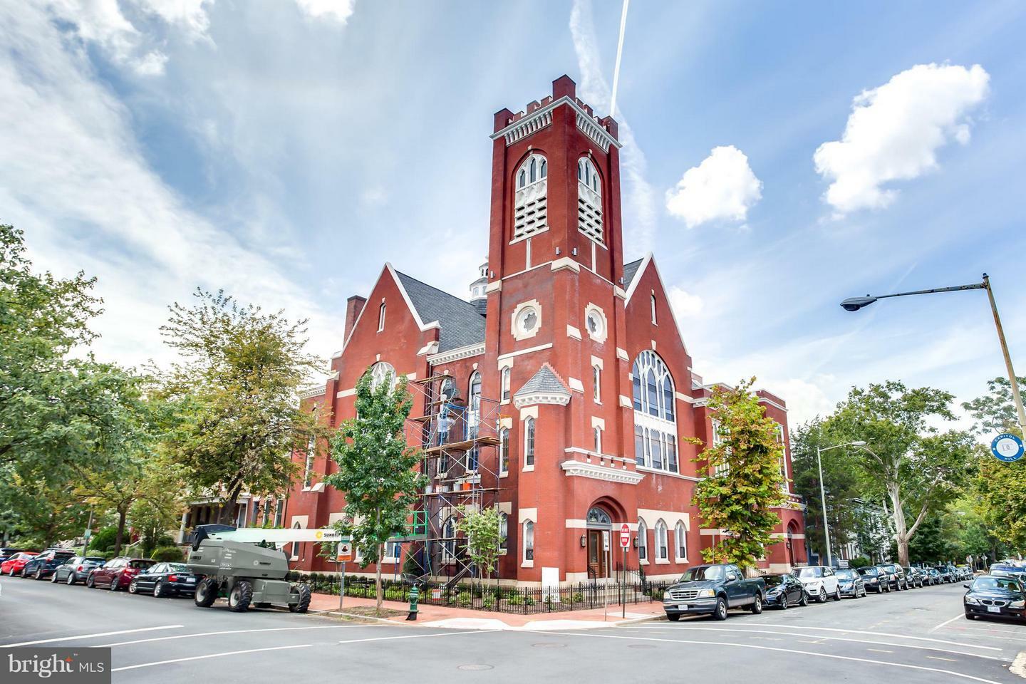 Property Photo: 819 D Street NE 5 DC 20002