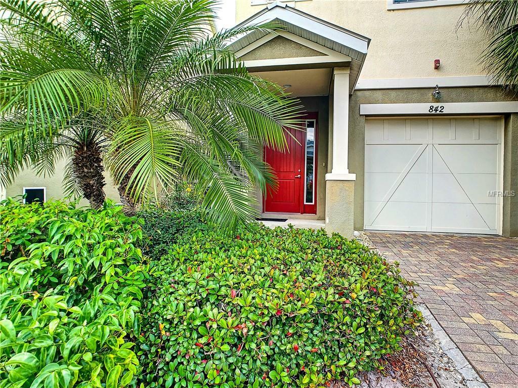 Property Photo:  842 Callista Cay Loop  FL 34689 